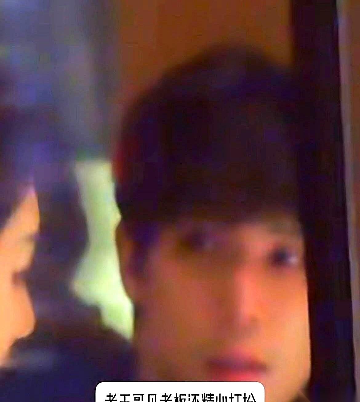 资本淘汰一个艺人，连句“再见”都没有。饭局上，杨天真筷子一放，看着对面的王安宇