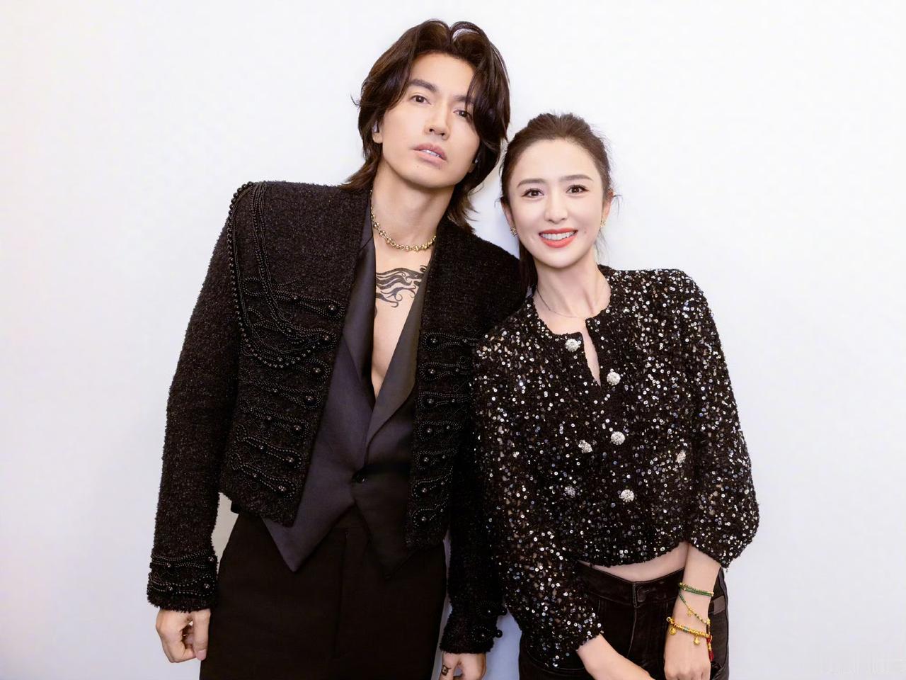 佟丽娅晒F4演唱会后台和言承旭的合影！冷知识：这两人是相识十多年的好友，因合