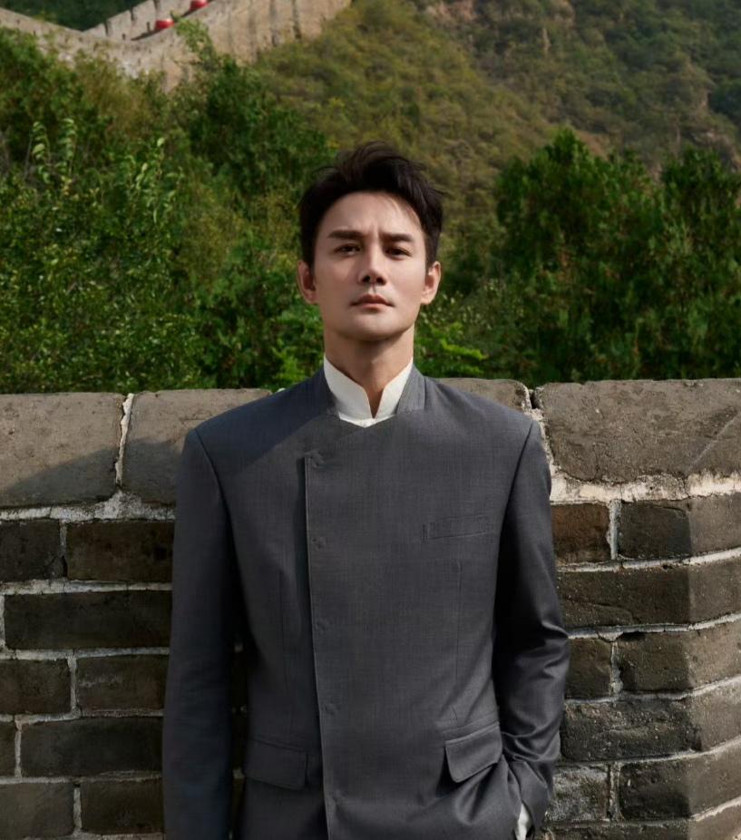 看完央视国庆晚会，老公说王凯今晚肯定是要赚大了，我问他，为什么这么说？他
