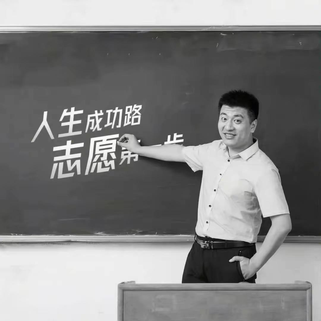 张雪峰41岁猝死刷屏，意外助推救心药的火爆！张雪峰41岁突发心