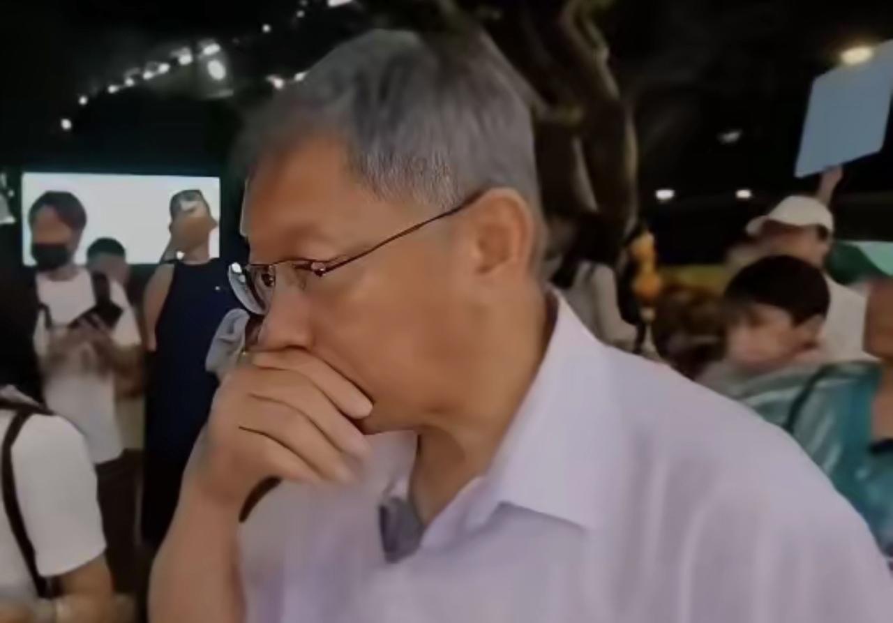 哈哈哈哈，哎我去！台湾这治安也是差劲啊，感觉市面野蛮又落后，柯文哲好歹也是党派前