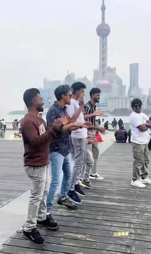 大家讨厌印度人，很大程度跟他们的“厚脸皮”生存逻辑有关。外贸圈有个不成文的规矩，