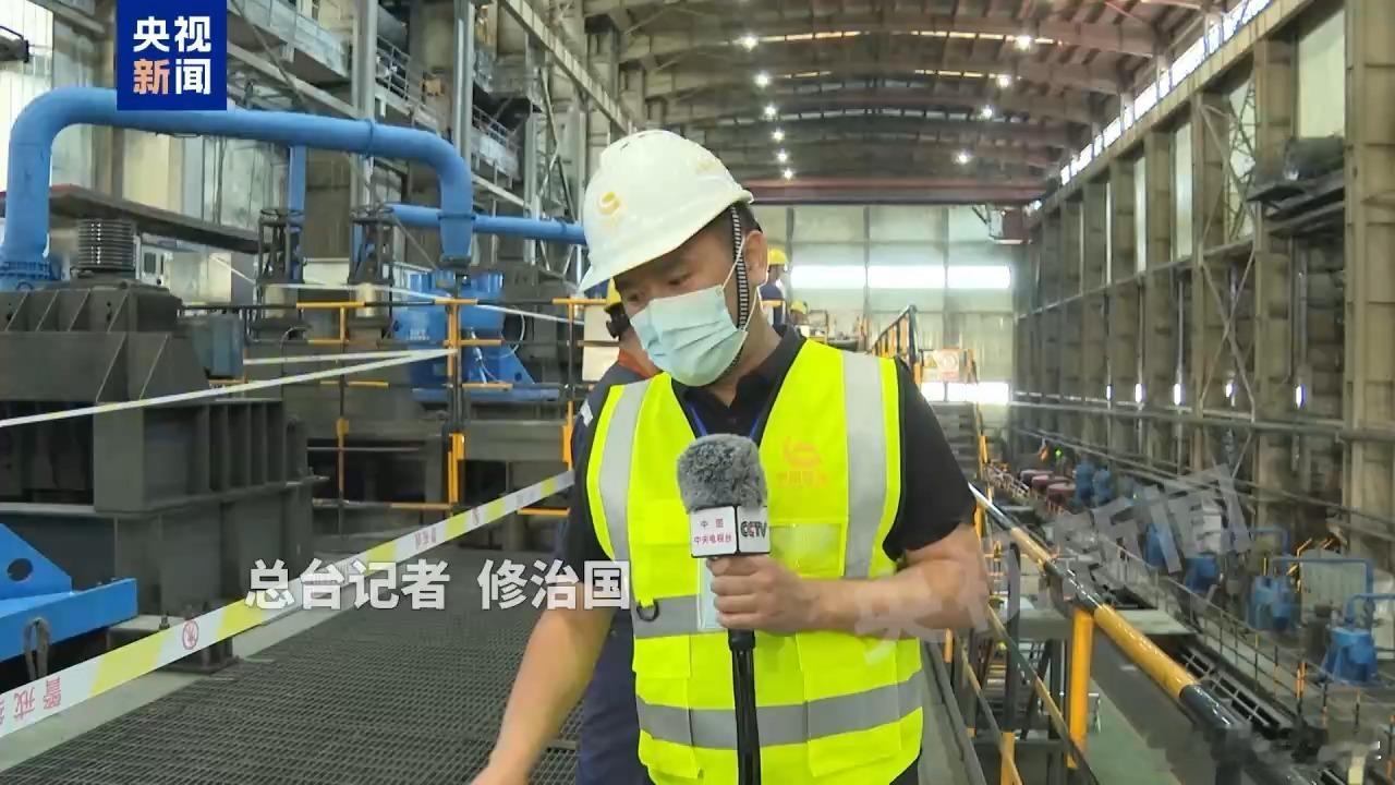 记者探访6名学生遇难事故车间事发时一共有5块格栅板坠落6名大学生在企业参观学习时