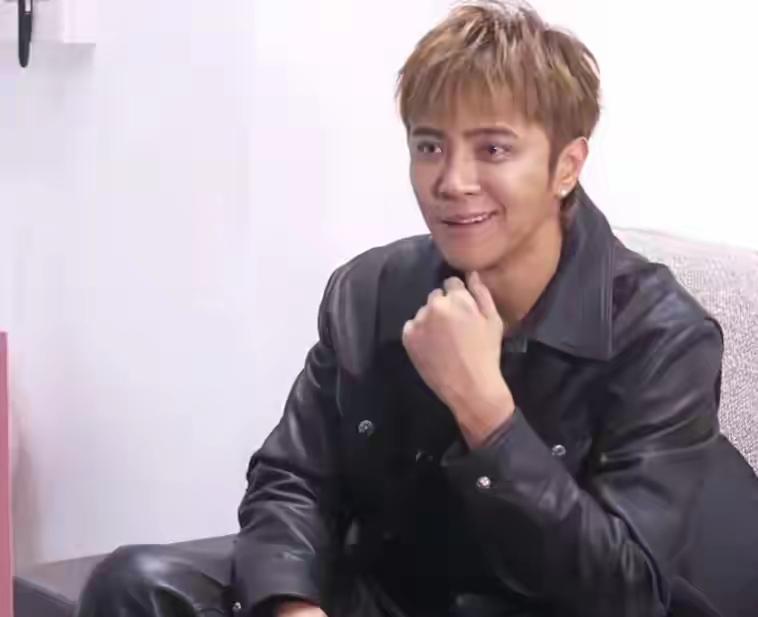 罗志祥，变化也太大了。“时间管理大师”事情被曝光之后，罗志祥的星途也就此打住