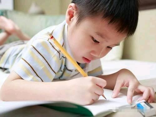 孩子上小学后，每天让他写作业催到崩溃，怎么整？自从孩子上小学后，每天放学放下