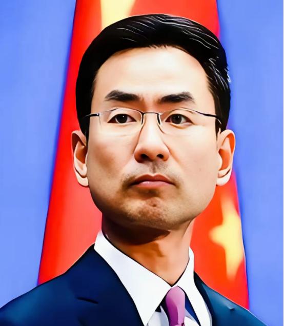 谁见过这么憋屈的事儿？人家军舰都堵到家门口了，第一反应不是抄家伙护家，反倒翻箱倒