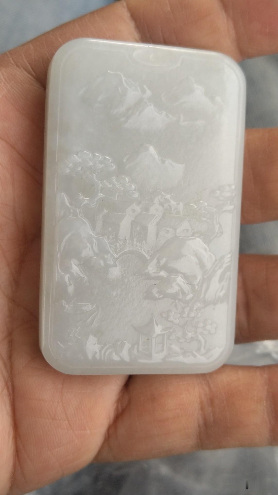 于田料和田玉白玉山水牌甄选稀缺于田料白玉，玉质细腻油润，白度纯正不灰不青，