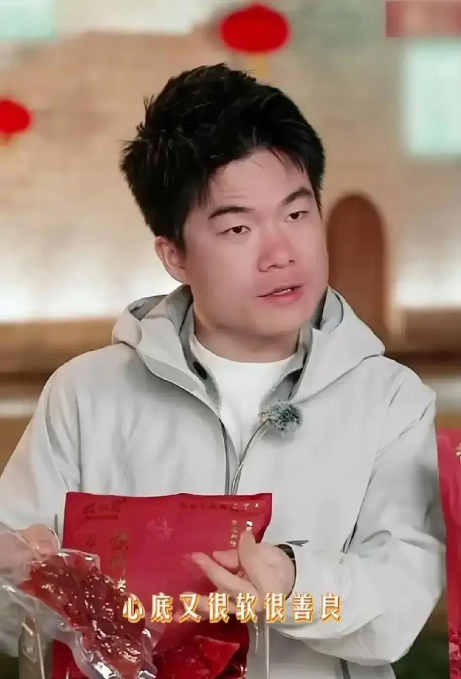 “你从来没读过我的评论”就这么一句轻飘飘的弹幕，昨晚让董宇辉突然不说话了，他没