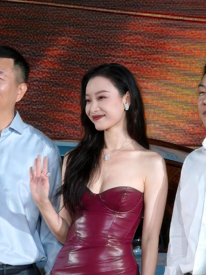 倪妮这身材这容貌，太讨人喜欢了！​​​