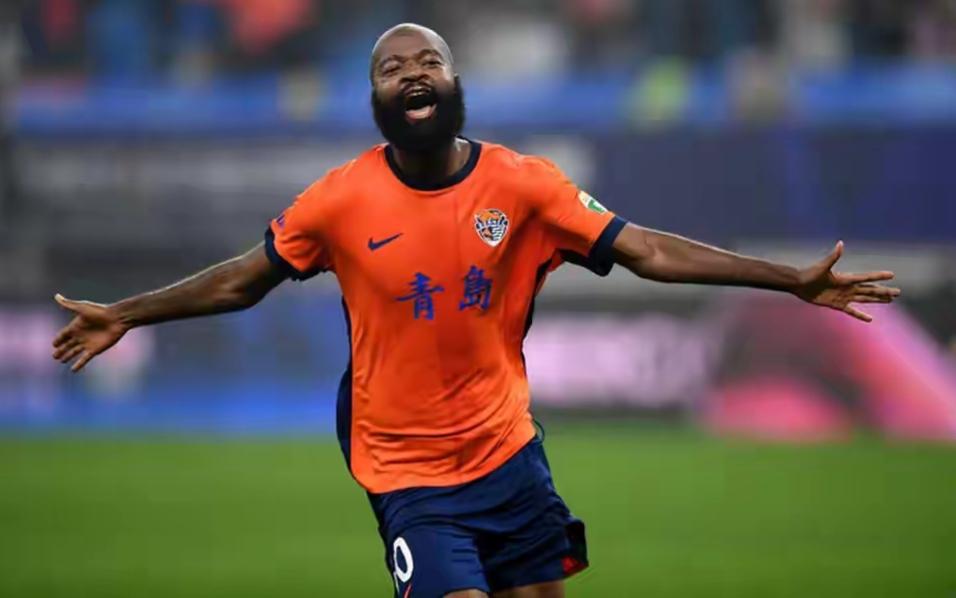 忘恩负义！青岛海牛1-0武汉三镇，赛后海牛球迷：干X鲁能！今天下午青岛海牛主场