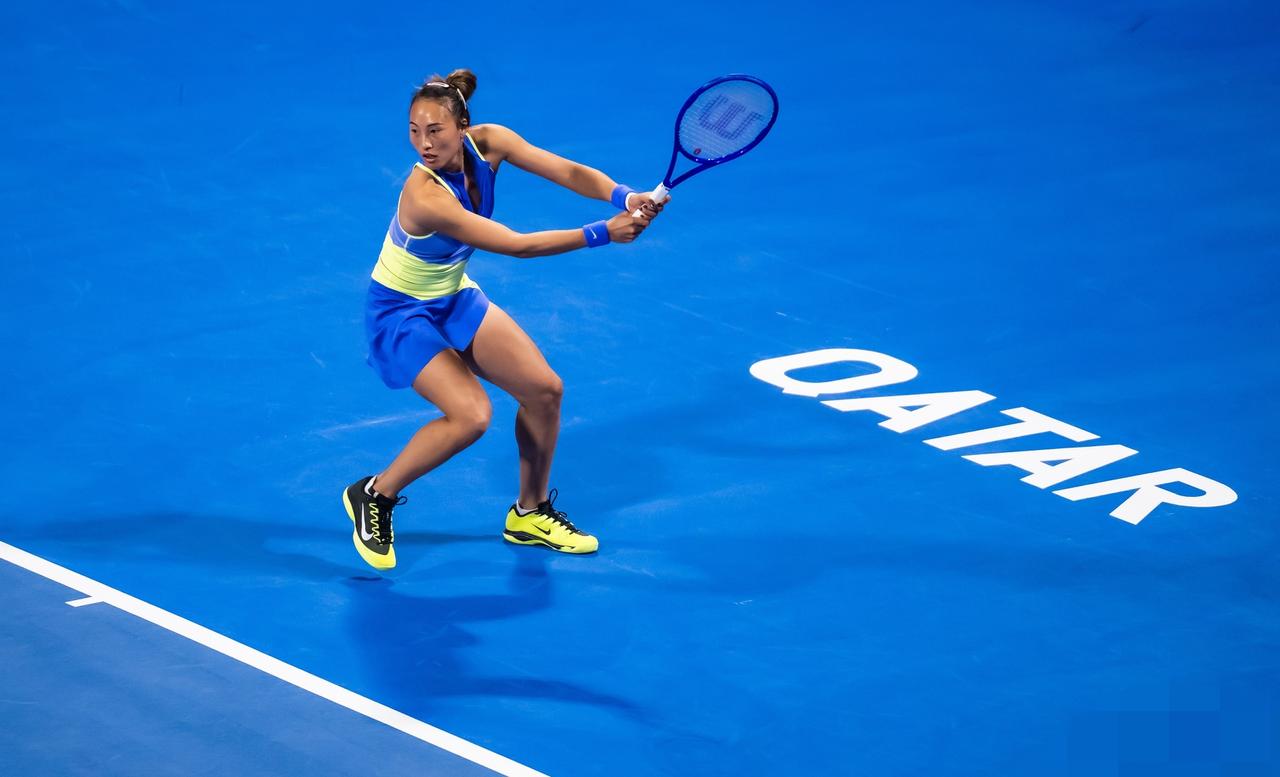 没想到，郑钦文伤愈刚复出就表现的这么好。和澳网冠军莱巴金娜打的难分难解，尤其是