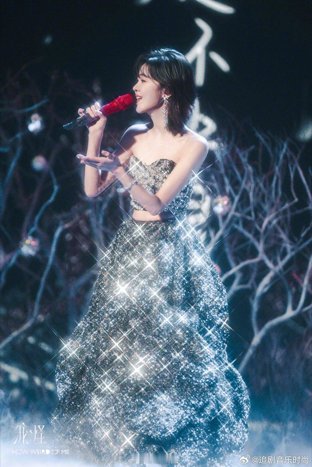 郁可唯钢丝球上长了个人当百万造型被认证成十元店同款，郁可唯用行动告诉我们：真正