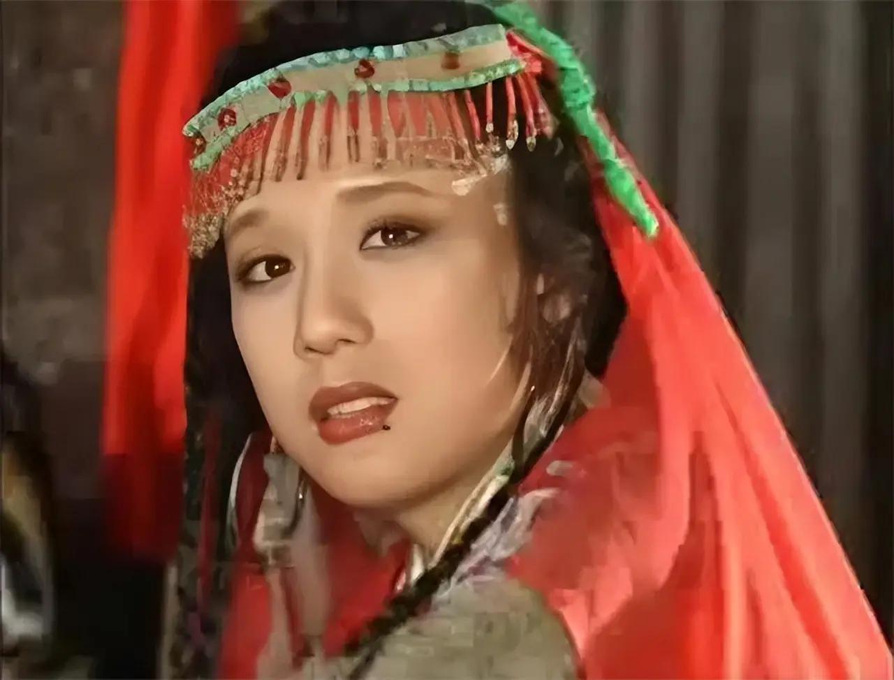 李元昊见到太子宁令哥将要迎娶的没移氏后，当场呆住，这没移氏也太美了。随后，他做出
