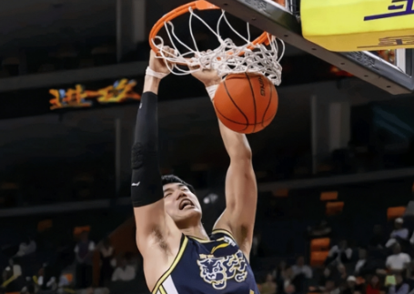 广东男篮球员焦泊乔因个人原因暂时离队。据国内媒体透露，焦泊乔因家中有事，压力很大