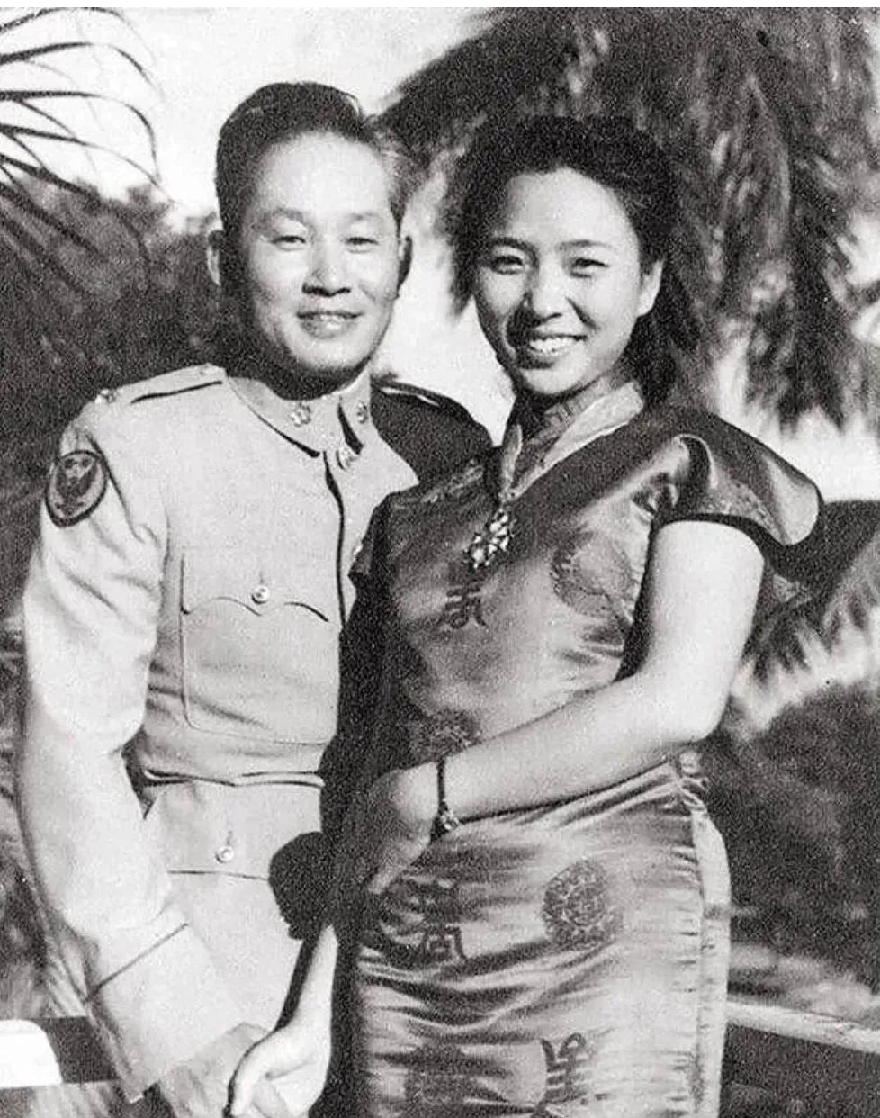 1951年的一晚，孙立人躺在床上，准备入睡，习惯性地将妻子搂进怀中。然而，刚一搂