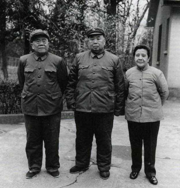 1945年“向北发展、向南防御”，中央从胶东抽调主力渡海进军东北，聂凤智原本在北