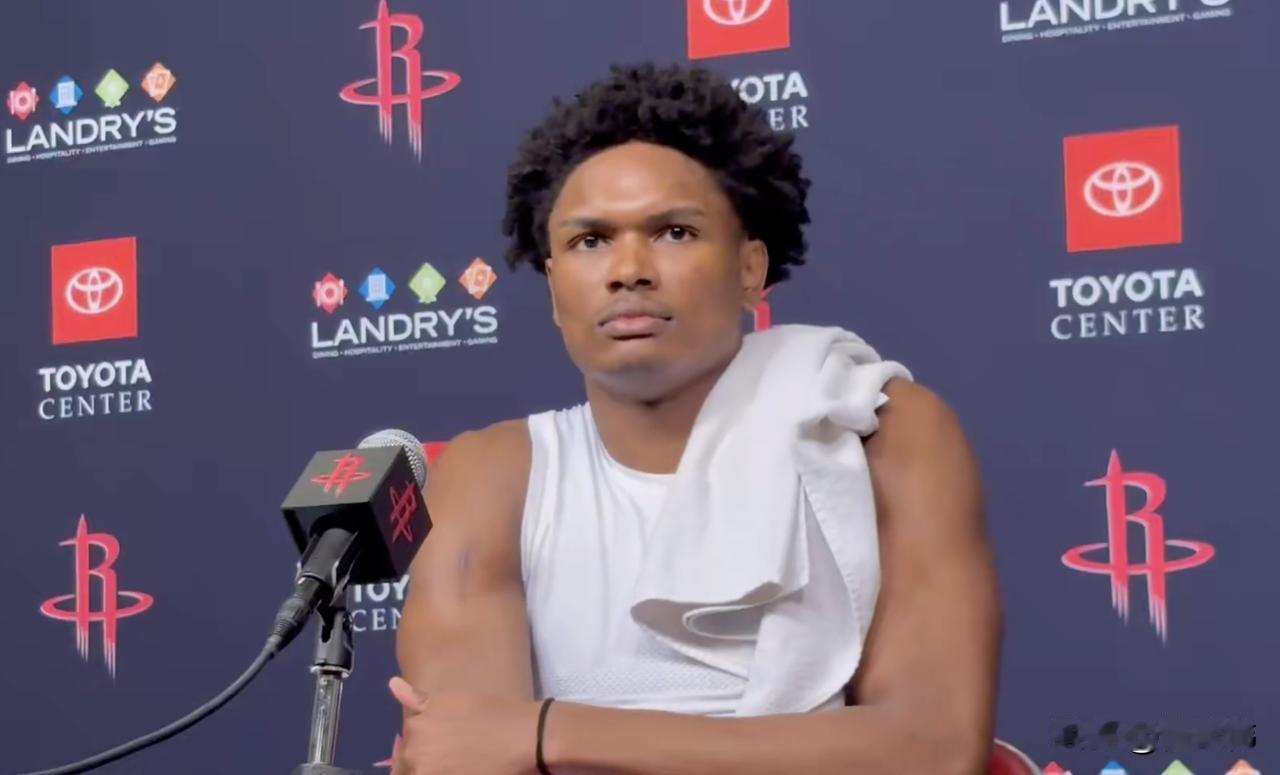 阿门谈防守哈登：“很难，很难。”“哈登是MVP球员。”“他现在依旧很