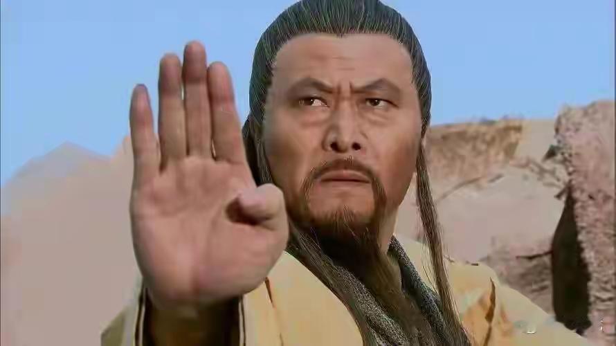 裘千丈，裘千仞和裘千尺，到底什么来头？你看他们的师父都是谁，难怪五绝不敢惹他们