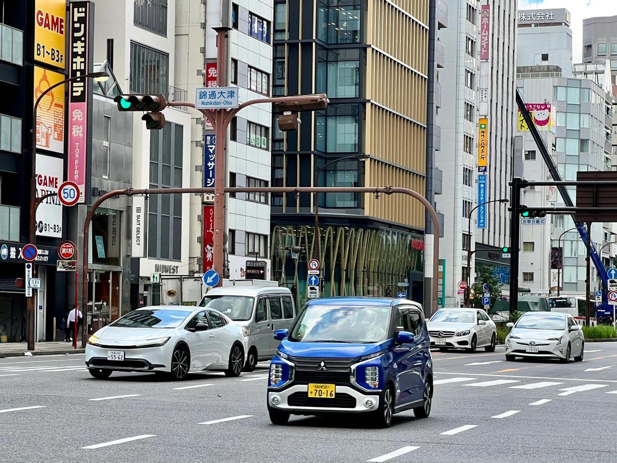 为什么日本举全国之力发展氢能源电池，而中国的比亚迪，宁德时代却在大力发展三元电池