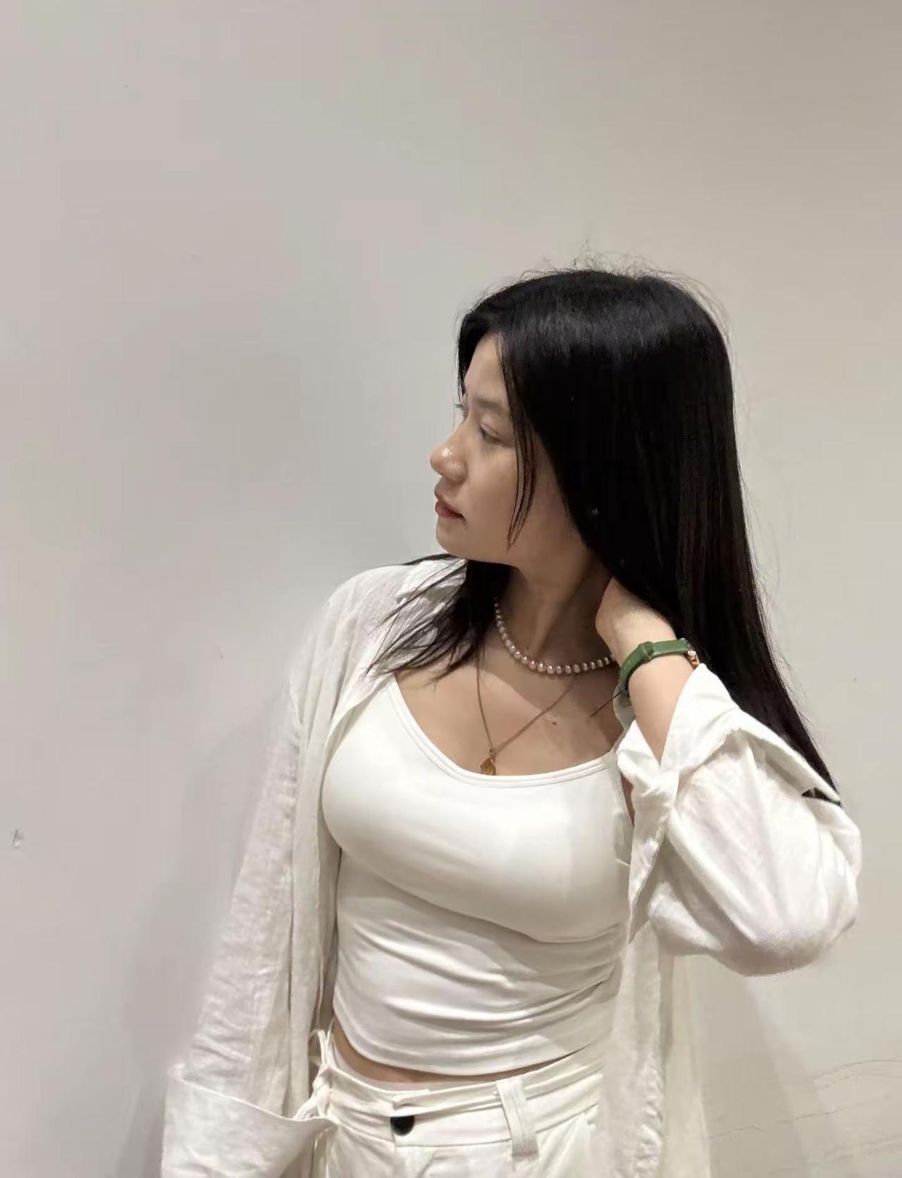 姐姐的素颜照可别吓到你