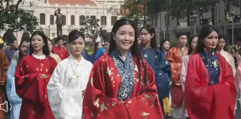 越南最大的底蕴和最大的法宝就是它的传统文化保存得很好。在北越攻下南方后，南方乡