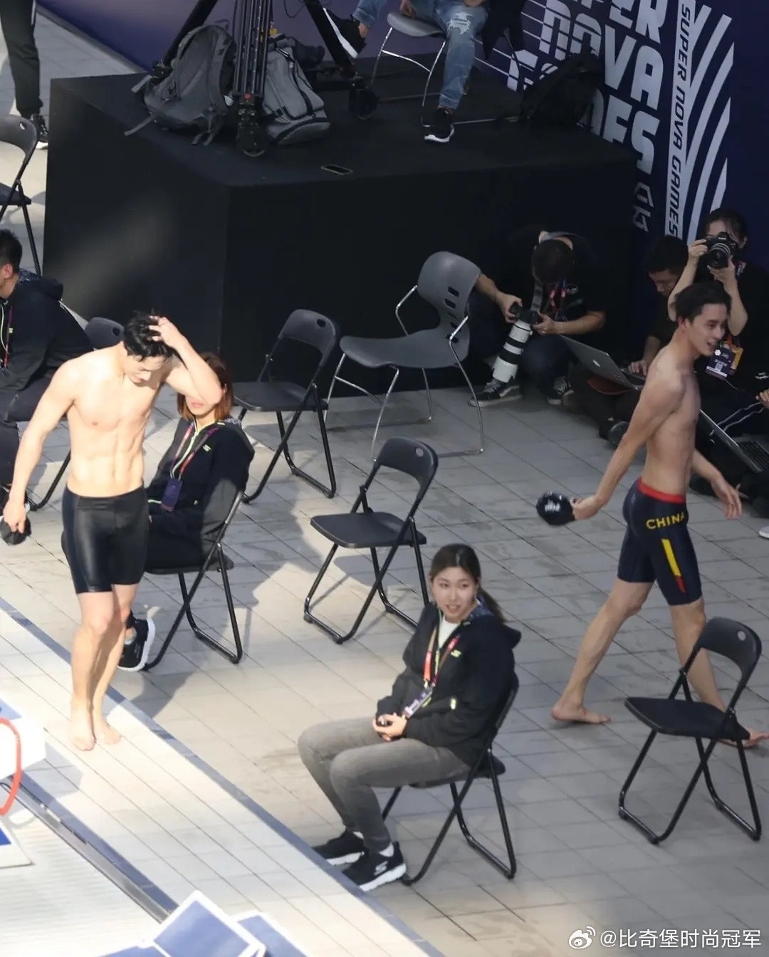 小林的腹肌真的很好看啊啊啊啊李昀锐是我的天菜！