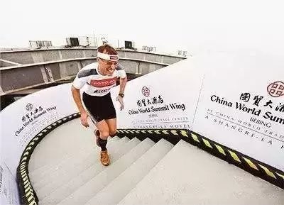 这6类人别再爬楼梯了, 你不知道这种运动有多伤膝盖