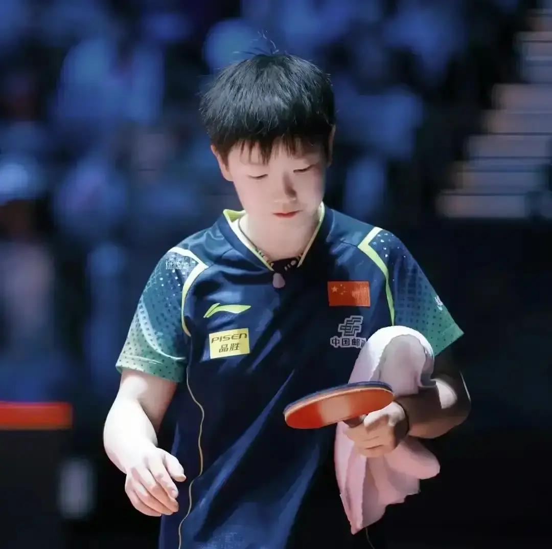 昨晚热搜前三全是国乒，票池却翻出1347.8万的老账。网友立马开撕：资本控