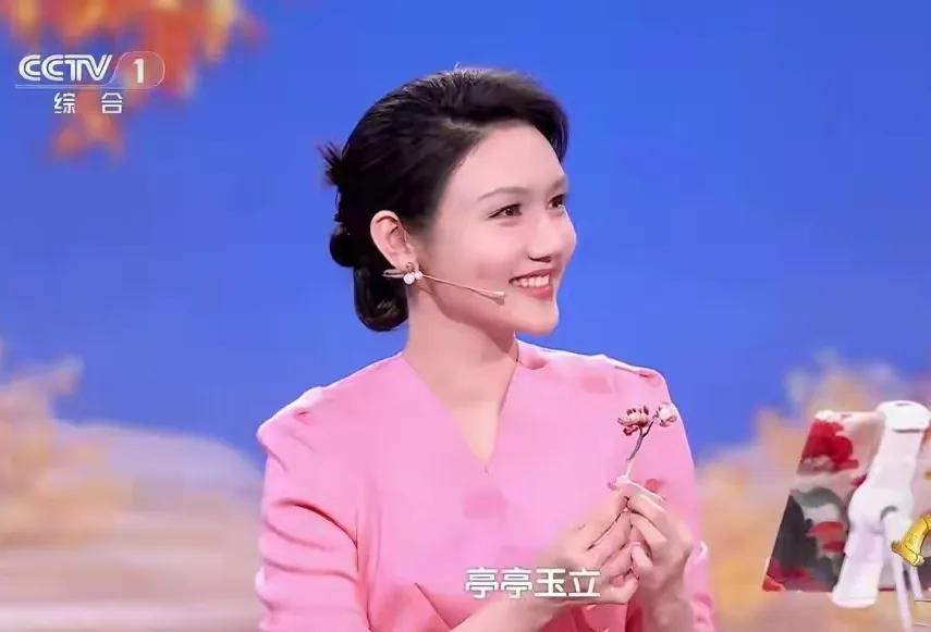 37岁的央视一姐龙洋结婚难吗？前几天发了一篇关于龙洋感情的文章，很多人说我胡