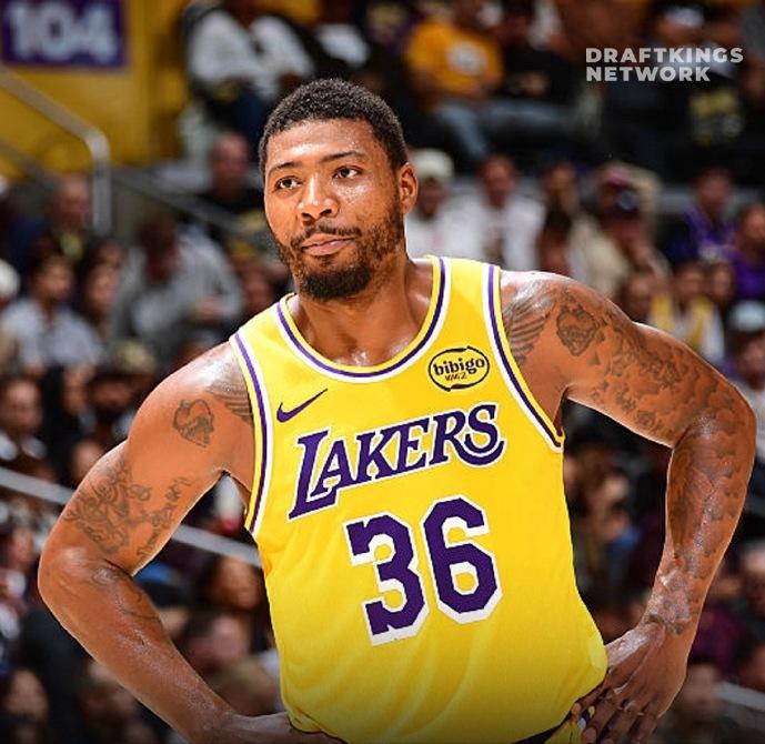 斯马特点名批评湖人防守：“我们没有选择回防，而是一直在跟裁判争论。这肯定没有