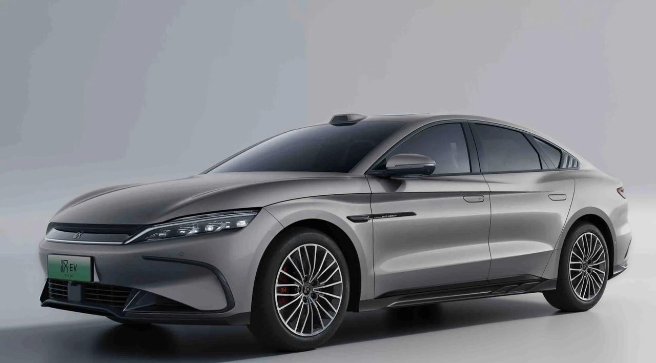 风云A9L暴打汉！大空间长续航低价杀风云A9L以3000mm轴距（比汉长80mm