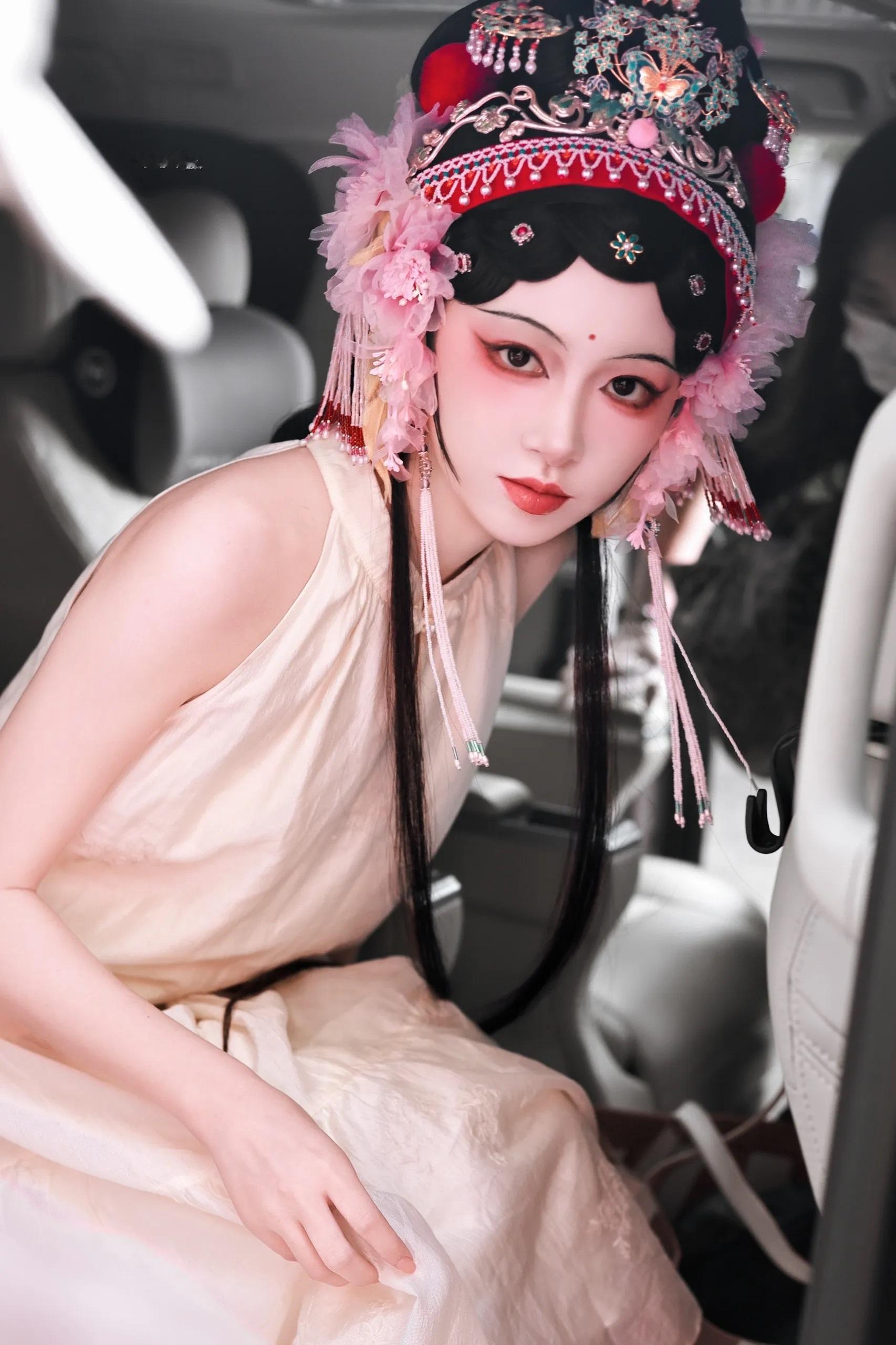 杨肸子｜聊斋出妆[点赞]​​​