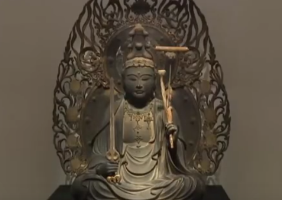 “要佛像还是要国宝？2018年，一位日本专家目光紧紧地盯着<em>法华寺</em>内的文殊菩萨坐