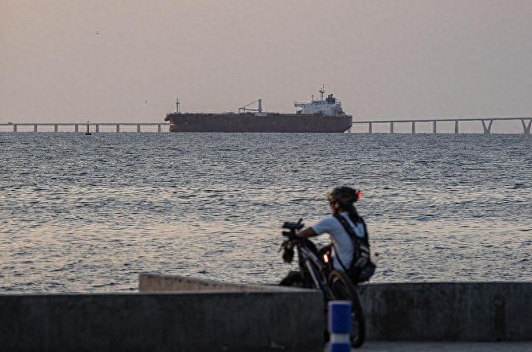 /中华人民共和国外交部声明近日，美方无视国际法和国际关系基本准则，在国际水域