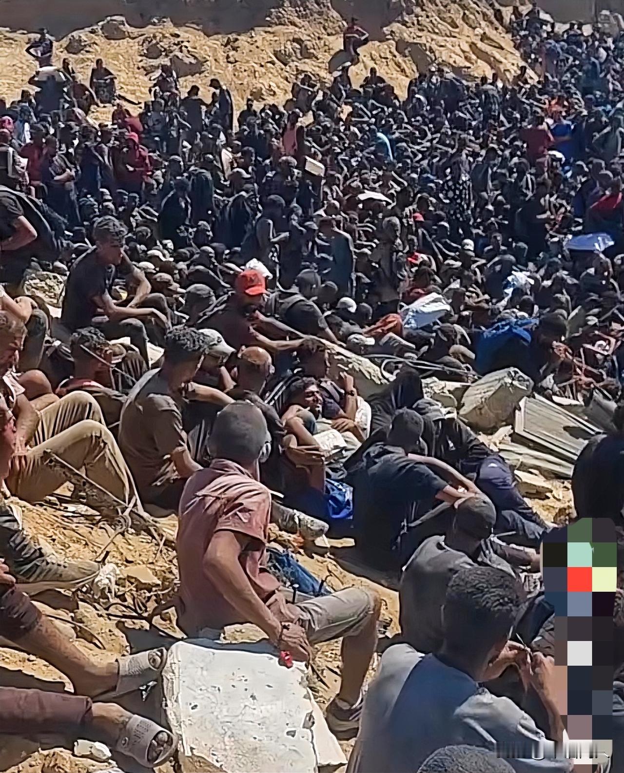 这是本月我所见到的最为客观的网友评论。他提到，1944年底广西省城桂林光复，彼