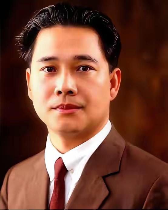 汪精卫死后，其妻陈璧君出于某种心理，往他坟里灌了5吨碎钢铁，浇筑成一个铁疙瘩，以