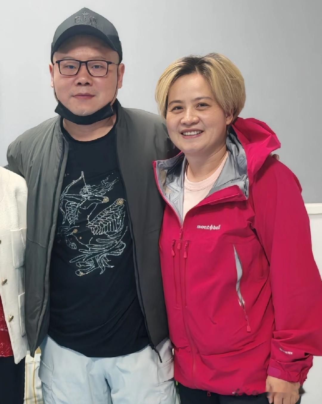 岳云鹏媳妇素颜也这么好看,五官大气又福相,真是天生一对!都说婚姻像赌注,她这眼光