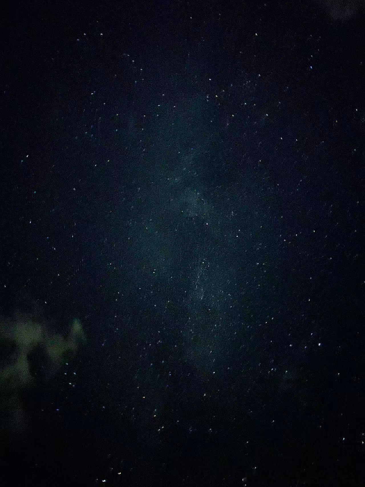 愿你有一个美好的夜晚，愉快的睡眠，以后每一天都能充满正能量，迎接新的挑战。晚安！