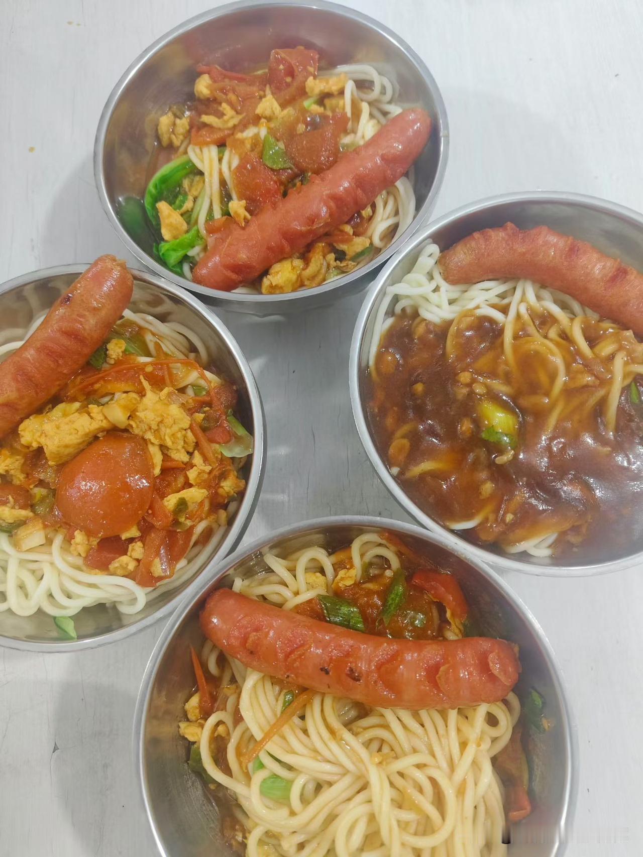 中午孩子的学校伙食！！