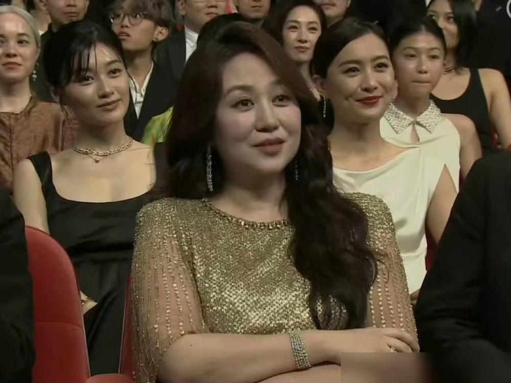 别再吹《酱园弄》了，金像奖颗粒无收，场均从13人掉到4人，电影院经理脸都绿了。