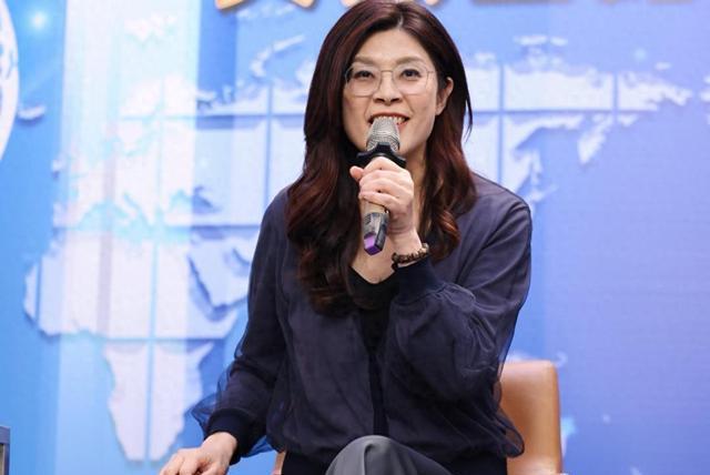 郑丽文访陆定局！蓝营集体改口，金溥聪认怂，岛内风向彻底变了郑丽文拿到高规格邀