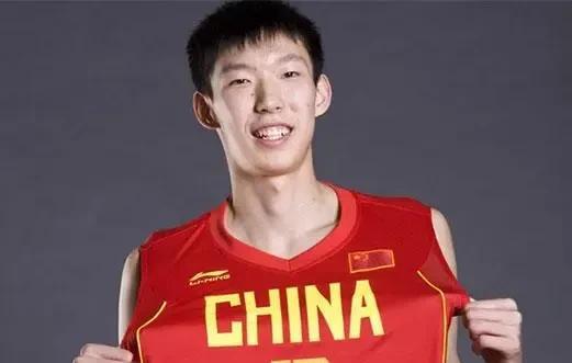 周琦再陷争议漩涡！诈伤风波+解说翻车，为何男篮世界杯还得靠他？