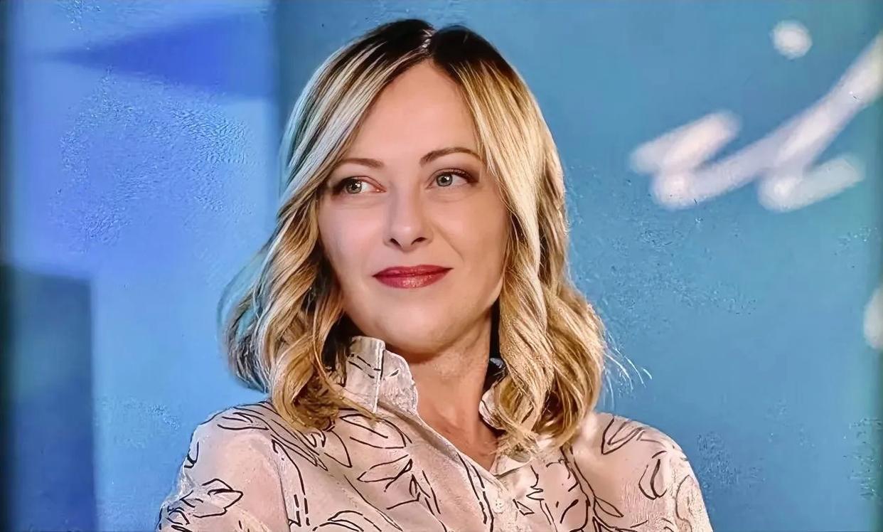 历史总是惊人的相似：意大利在重大事件中总是先站错队，后来改变方向却又成为赢家，令