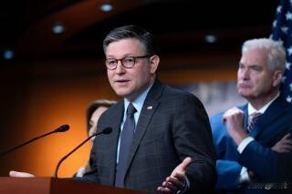 因为有6名共和党议员“倒戈”，与几乎所有民主党议员站在一起，共同反对特朗普总统以