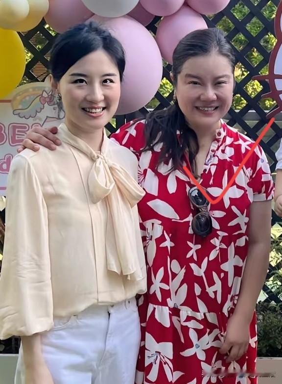 80多岁的刘诗昆老了很正常，怎么还不到50岁的小妻子也这么老了？钢琴家刘诗昆8