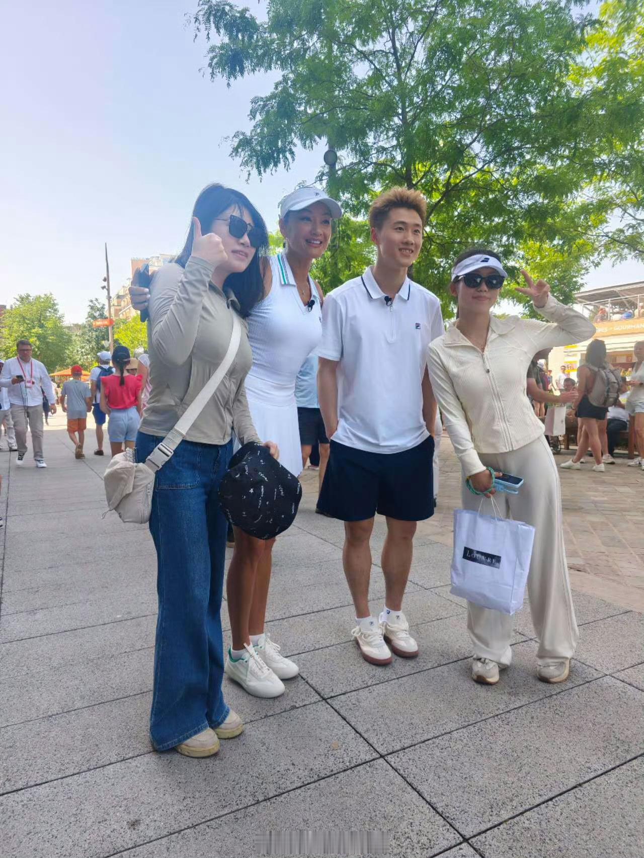瞿颖来看王欣瑜比赛了，可是现场没有镜头，没看到人图片系转载瞿颖观战王欣瑜王欣瑜法