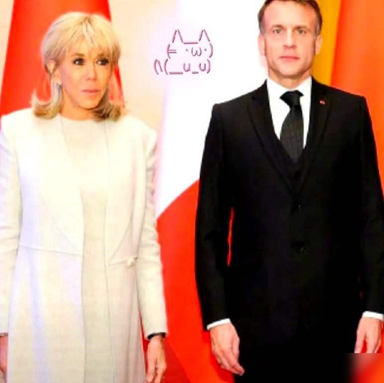 马克龙估计都气笑了。老子辛辛苦苦跑来中国谈几百亿的大生意，空客拿下…她穿红大衣，