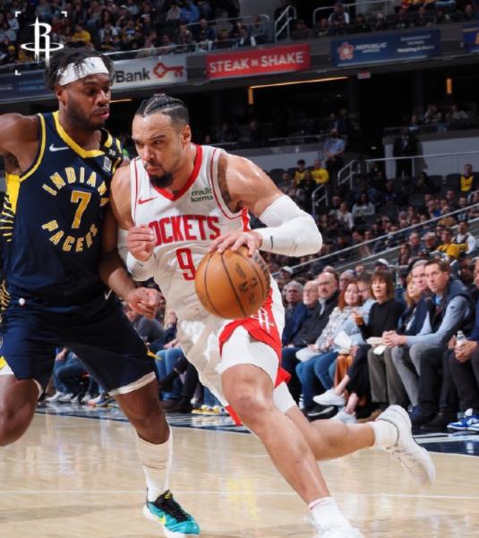 NBA专家萨姆·奎因在谈到火箭队得到杜兰特交易时认为，火箭队虽然送出了三个核心筹
