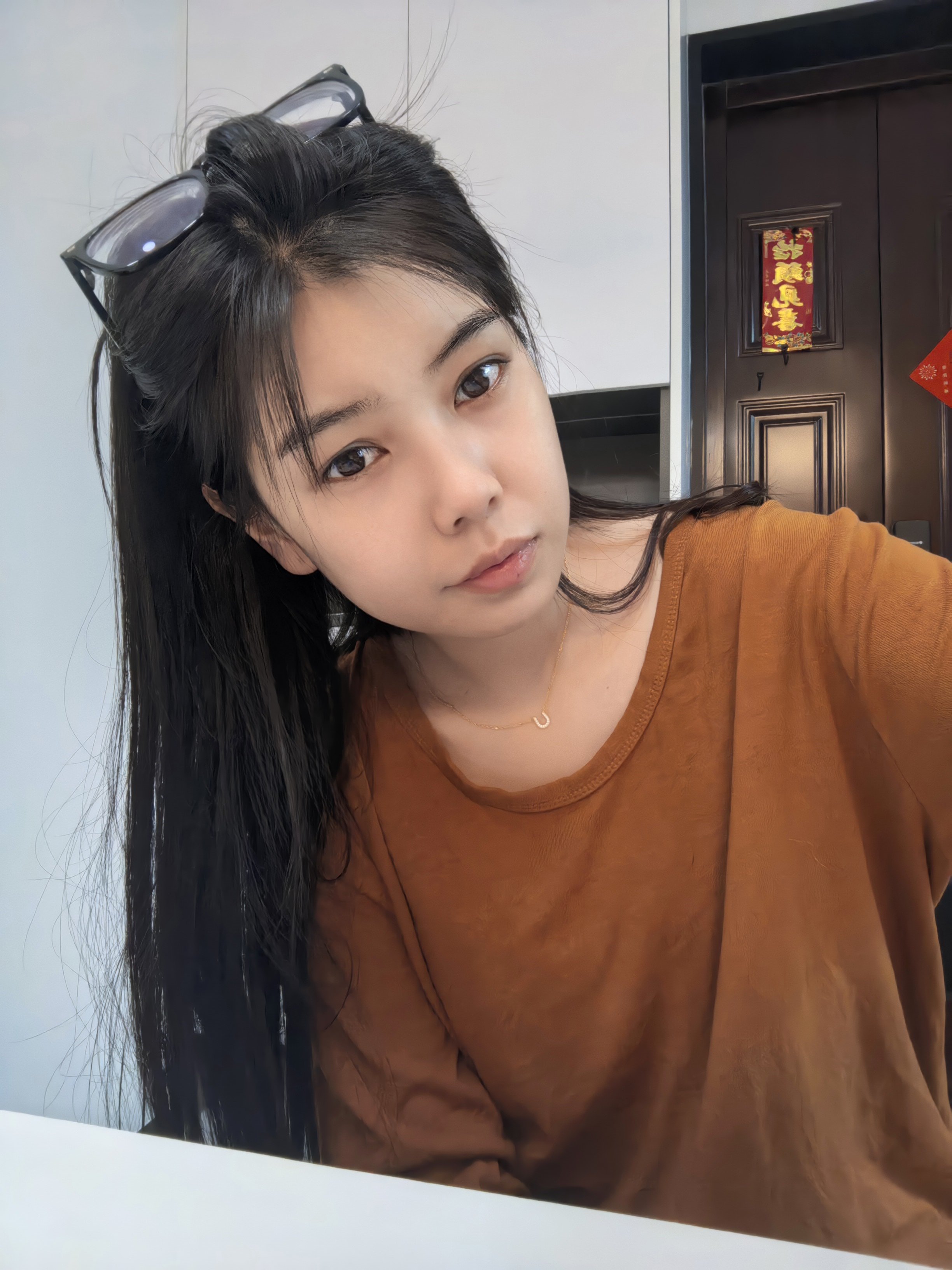 又在家睡了一天，感觉去哪都一样，换个地方睡觉
