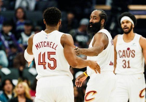 随着骑士放弃争夺东部第3，这件事情也彻底暴露了3个可笑的事实！1，在骑士的队内